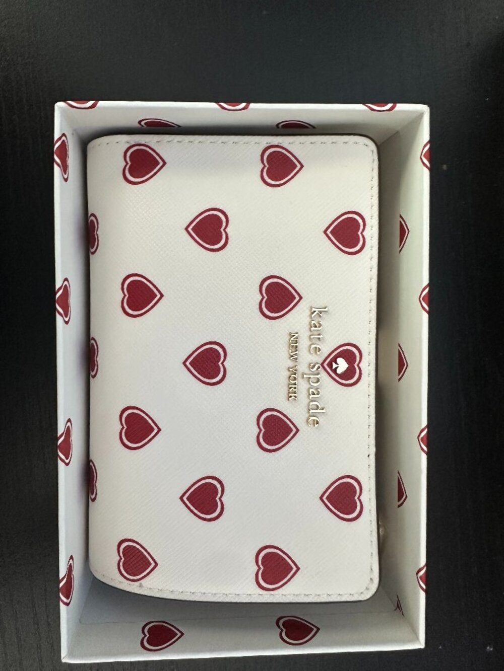 NWT and Box Kate Spade Bifold Medium Wallet Cream with Red Heart Design